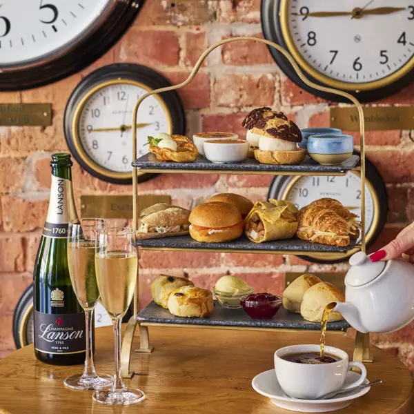 HDV Afternoon Tea with a sandwich and cake stand (4)