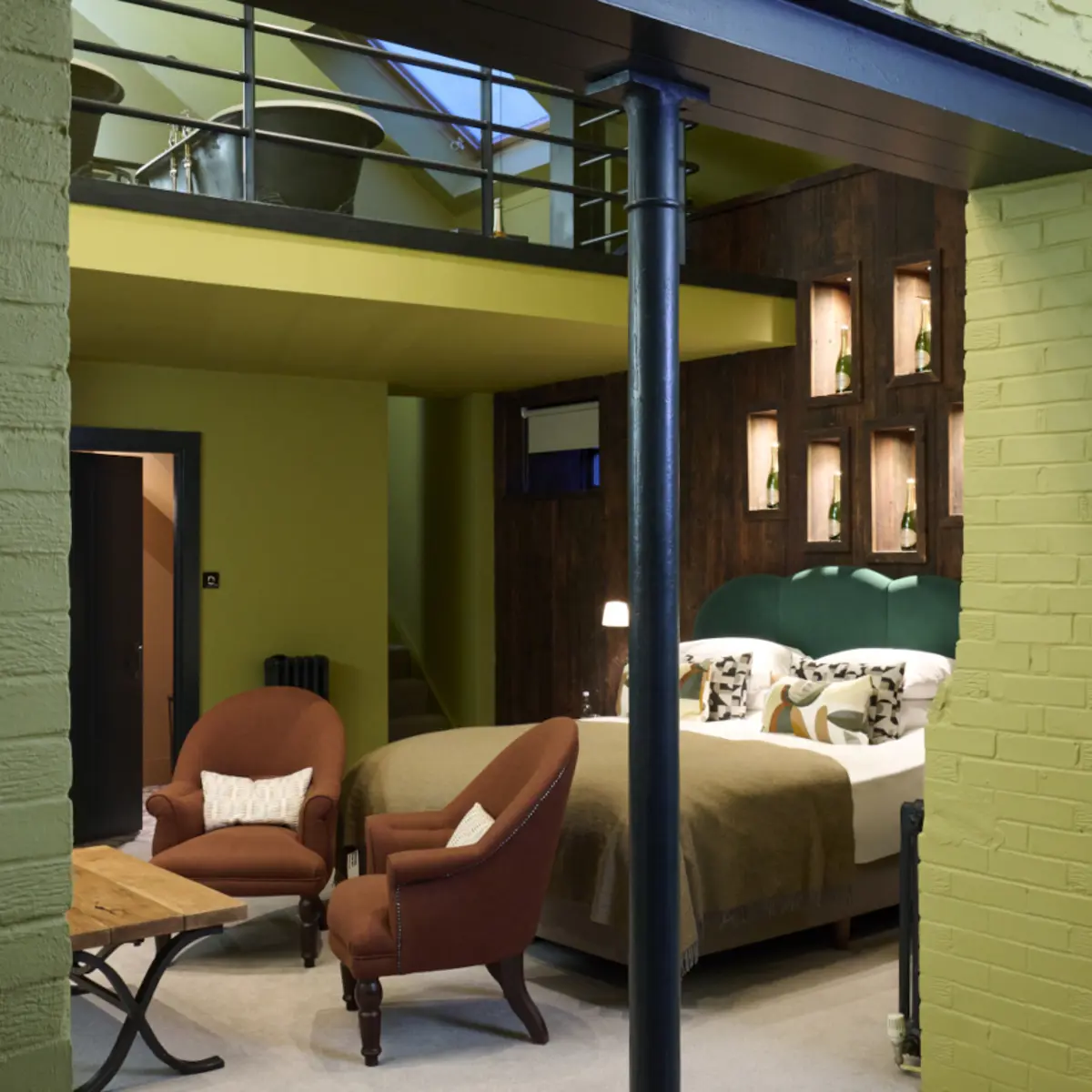 A well-furnished living room featuring a flat-screen TV.